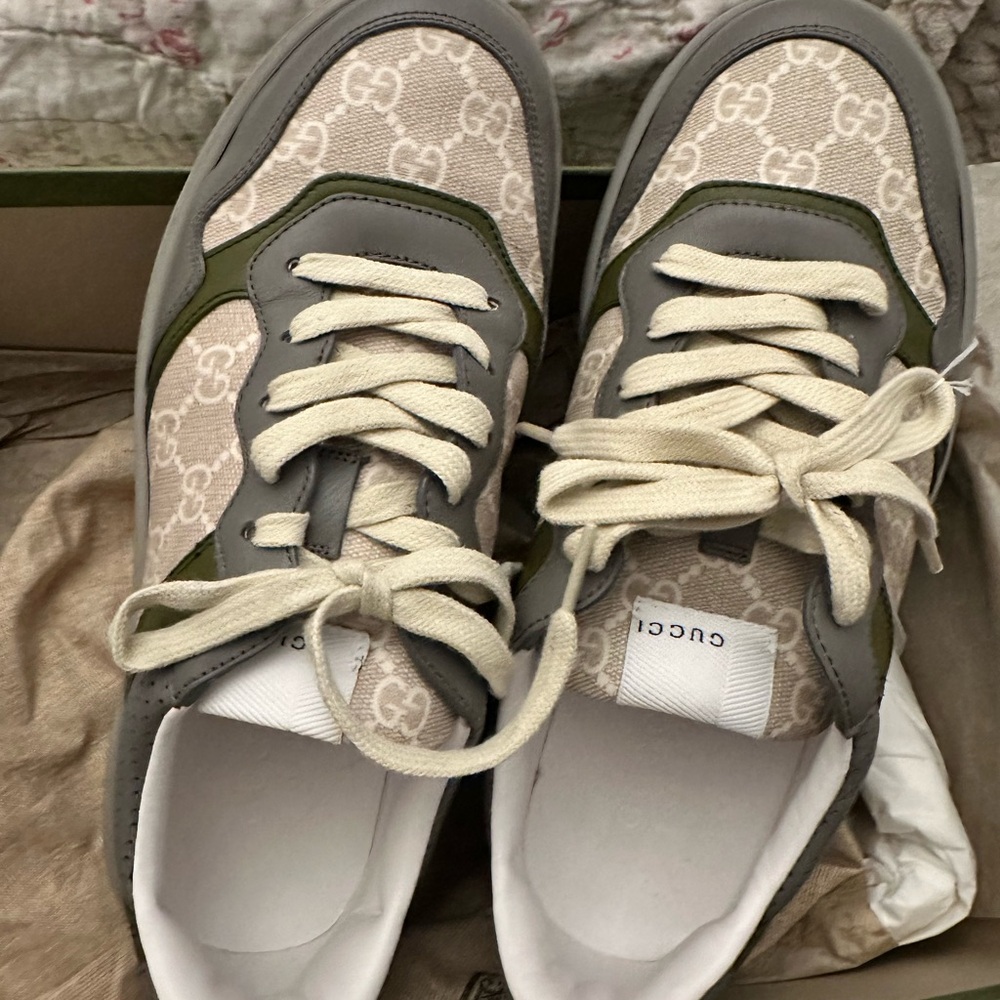 Gucci chunky leather Gg supreme canvas low top tennis shoes